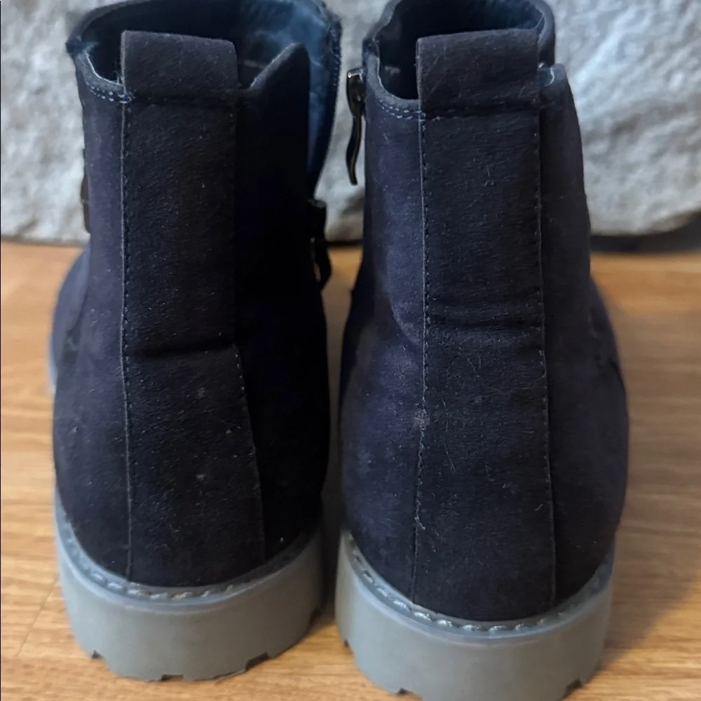 Timberland nubuck blue suede zip up ankle buckle boots with a lug sole men’s 9.5